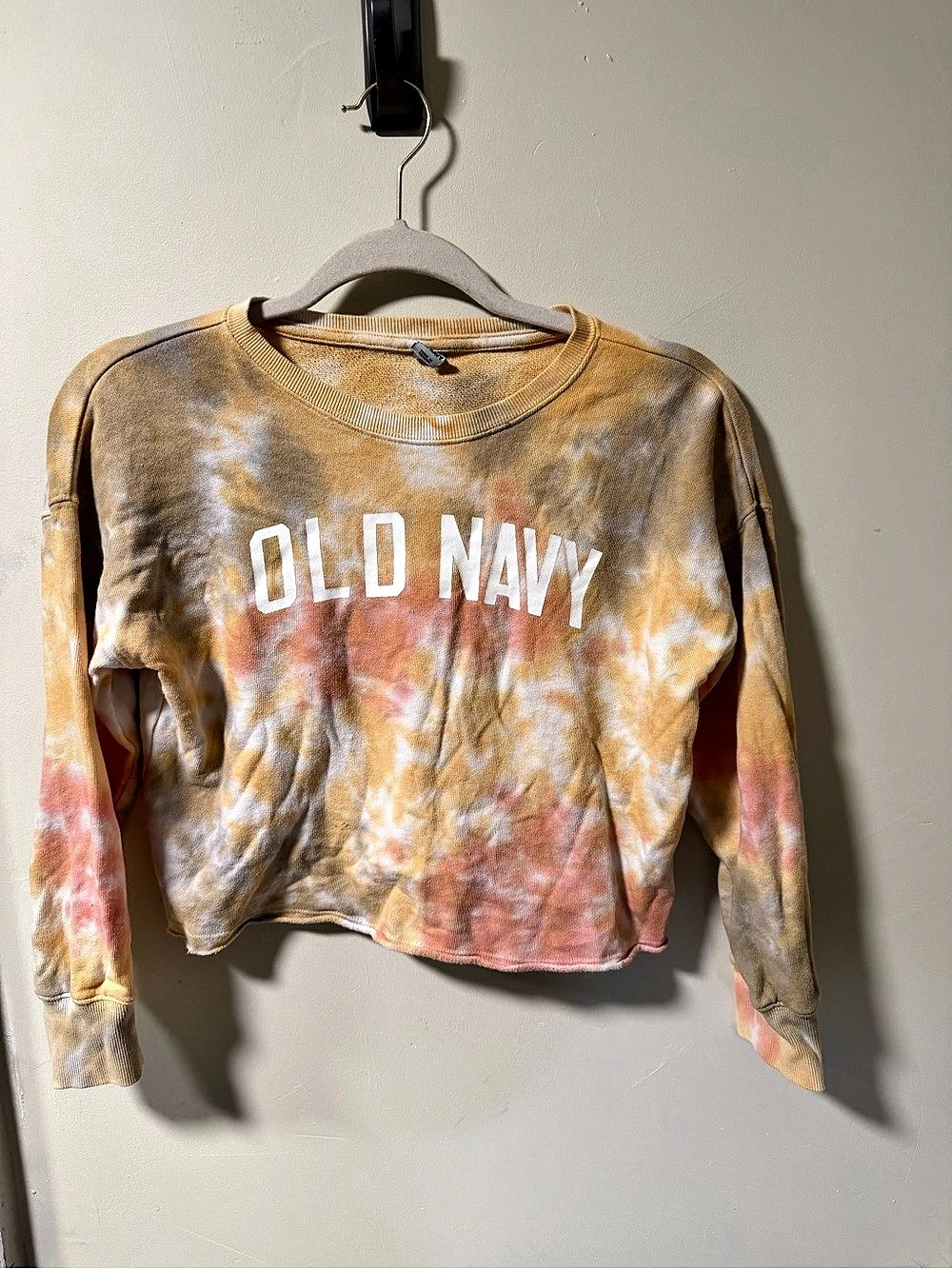 Old Navy Tie-Dye Cropped Sweatshirt Size Medium (8)